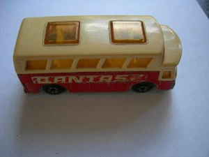 Matchbox Superfast SF-65 Airport Coach rot/weiss "Quantas " 1977 - Bild 1 von 4