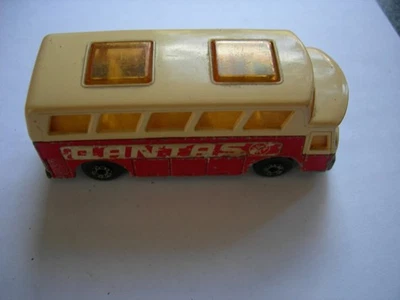 Matchbox Superfast SF-65 Airport Coach rot/weiss "Quantas " 1977 - Bild 1 von 4