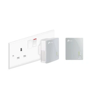 TP-Link TL-PA4010KIT Nano AV600 Powerline Adapter Starter Kit, Up to 300 m range - Picture 1 of 6