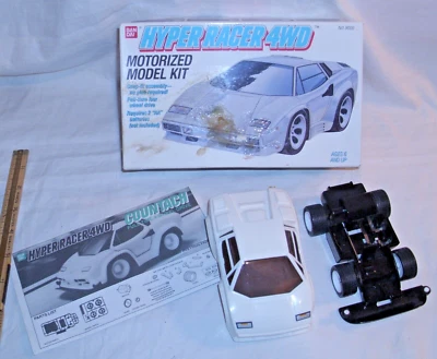 BANDAI HYPER RACER LAMBO COUNTACH 4WD CAR ELECTRIC MODEL KIT 1:32 BOXED - Image 1 of 3