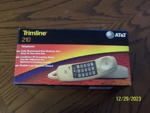Vintage AT&T Trimline 210 Corded Telephone Landline Push Botton Phone w/Box - Zdjęcie 1 z 3
