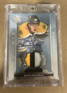 2014-15 Upper Deck UD The Cup David Pastrnak RC #’d/249 Patch Auto RPA - Foto 1 di 2