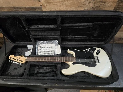  Charvel Jake E Lee Pro-Mod Mim 1 HSS HT - Pearl White W/ Bag - Image 1 of 4