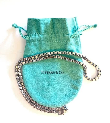 Collar de eslabones de caja veneciana de ley TIFFANY 18" con bolsa Foto 1 de 4