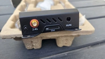 OSMO WiFi Router Model WE826. Includes 2 Antennas and Nano SIM Adapter - Image 1 of 3