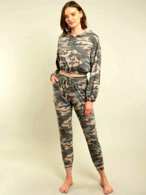 WOMEN'S 2PC. CAMOUFLAGE MILITARY SET-TOP&BOTTOM-LONG SLEEVE-MADE IN USA - Image 1 of 4