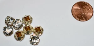 VINTAGE RHINESTONE SEW ON* 8 crystal ROSES MONTEES * EMBELLISHMENT 40ss 8.4mm - Picture 1 of 1
