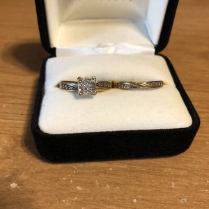 Engagement Ring Wedding Band Set 10k Yellow Gold Square Diamond Size 5 Preowned - Picture 1 of 3