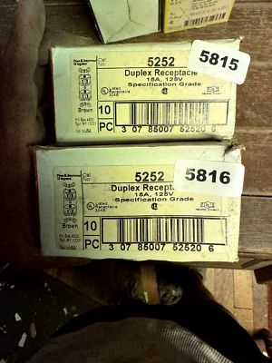 Pass & Seymour 5252 Duplex Receptacle 15A, 125V/ Pack of 10 - Image 1 of 2