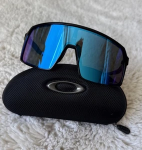 Gafas de sol Oakley Sutro para hombre - montura negra/lentes Prizm zafiro - Imagen 1 de 6