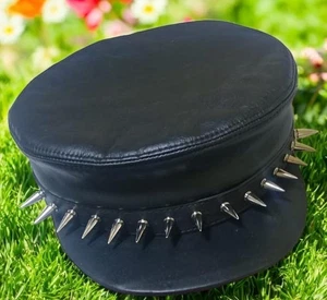 Schwarze Ledermütze mit Spikes Gothic Punk Rock Biker Mütze Handarbeit Unisex - Bild 1 von 2