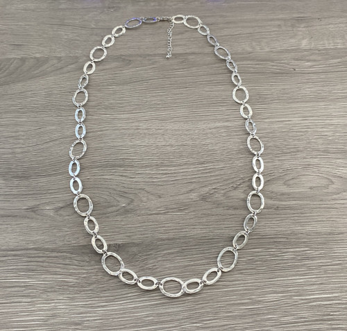 VETEMENTS Collana catena maglia ovale martellata tono argento chiusura aragosta 30" elegante