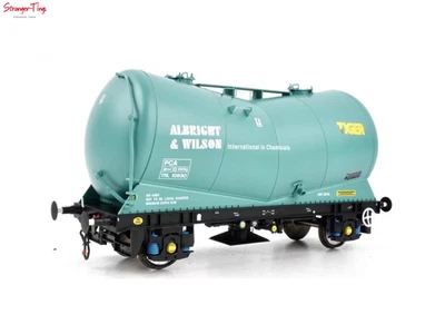 Heljan PCA Tank Wagon TRL10530 Albright & Wilson Green (Tiger) O Gauge - Image 1 of 3
