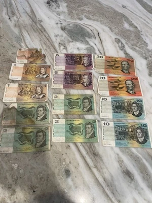 BULK Lot Of Australian Commonwealth Paper Bank Notes $20, $10, $5 $2 and $1 - image 1 of 4