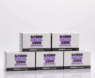 Película profesional Ilford Delta 3200 blanco y negro 35 mm (36 exposiciones, paquete de 5) Foto 1 de 2