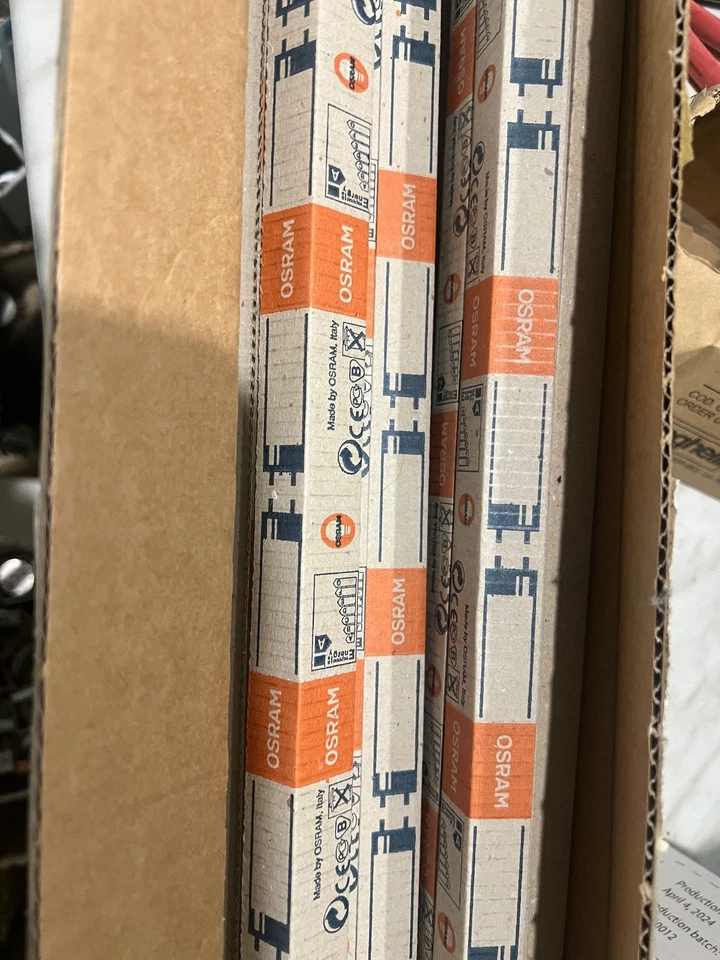 Neon OSRAM 18w 60cm...n°20 - Immagine 1 di 1