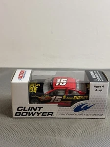 Clint Bowyer 2013 5 horas energía 1/64 diecast - Imagen 1 de 3