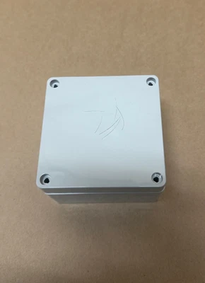 Hammond 1554 聚碳酸酯外壳 * 新 * — 第 1/4 张图片