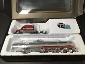 Tonkin Freightliner Cascadia Midroof Sleeper Cab w/ Chemics Tanker 1:53 Scale - Picture 1 of 5