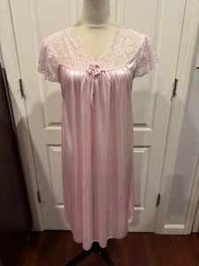 Women Light Pink Silky Short Sleeve VNeck Lace Nightgown w/bow L 38"Lx21"W - Picture 1 of 4