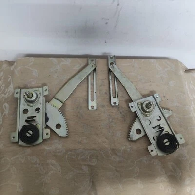 PAIR NOS OEM TOYOTA トヨタ REAR DOOR WINDOW REGULATOR CORONA RT80 # 69803/4-20030 - Image 1 of 3