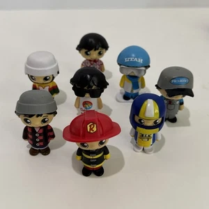 Ryan’s World Konvolut 8 verschiedene 2” Figuren Feuerwehr Tourist Racer Snowboarder - Bild 1 von 18