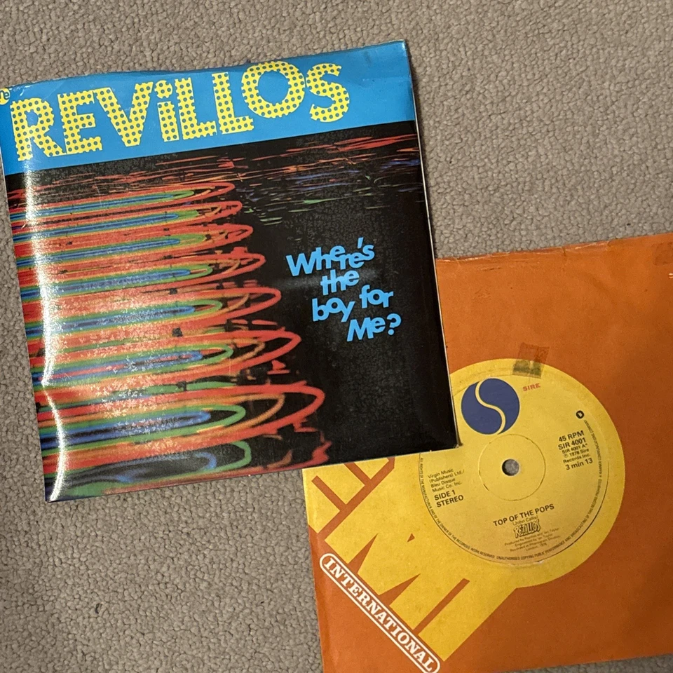 REVILLOS Where's The Boy For Me? & REZILLOS - Top of tof the Pops - 2 x 7” vinyl Foto 1 de 4