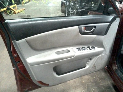 Tapa de luz trasera derecha pasajero montada para 09-10 MAGENTIS 2663044 Foto 1 de 4