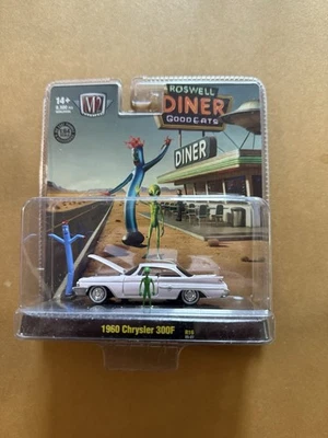 M2 Machines Diorama 1960 Chrysler 300F 1:64 Scale Roswell Diner 2 Figures - Image 1 of 4