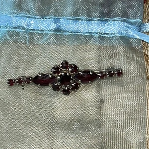 Biedermeier Brosche mit Böhmischen Granaten - Bild 1 von 4