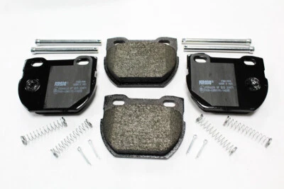 Land Rover Defender Rear Brake Pads SFP000250 Ferodo New - Image 1 of 2