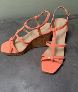 Michael Shannon Women’s 8M Natalia Coral Strappy Cork Wedge Sandals NWOB - Picture 1 of 3
