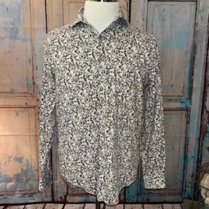 VAN HEUSEN CHROME Men’s SLIM FIT WRINKLE FREE Sz M 15-15 1/2 button up 32/33 - Picture 1 of 5