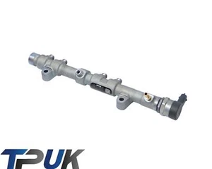 LAND ROVER RANGE ROVER SPORT VOGUE 4.4 TDV8 RIGHT FUEL RAIL + SENSOR 0445218024 - Picture 1 of 2