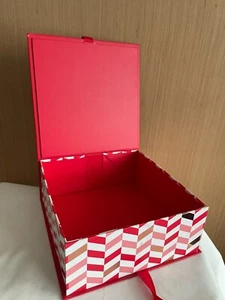 Schöne dekorative Hartschalenkoffer Aufbewahrungsbox von L'Occitane En Provence - KOSTENLOSER VERSAND - Bild 1 von 10