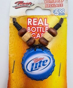Collar con tapa de botella de cerveza Miller Lite novedad cuentas de madera cordón ajustable - Imagen 1 de 7