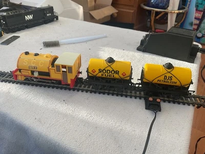 Hornby Thomas & Friends - Bill Locomotive And Sodor Tankers  job lot - Image 1 of 4