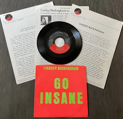 Lindsey Buckingham~Go Insane/Play in the Rain/45-Mint Vinyl+EX Press Kit Bios Foto 1 de 2