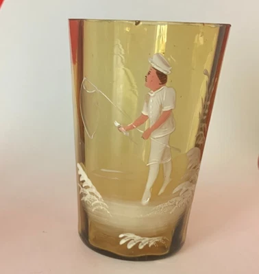 ancien verre émaillé jaune ambre , décor blanc : enfant pécheur, fin 19 eme - Photo 1/4
