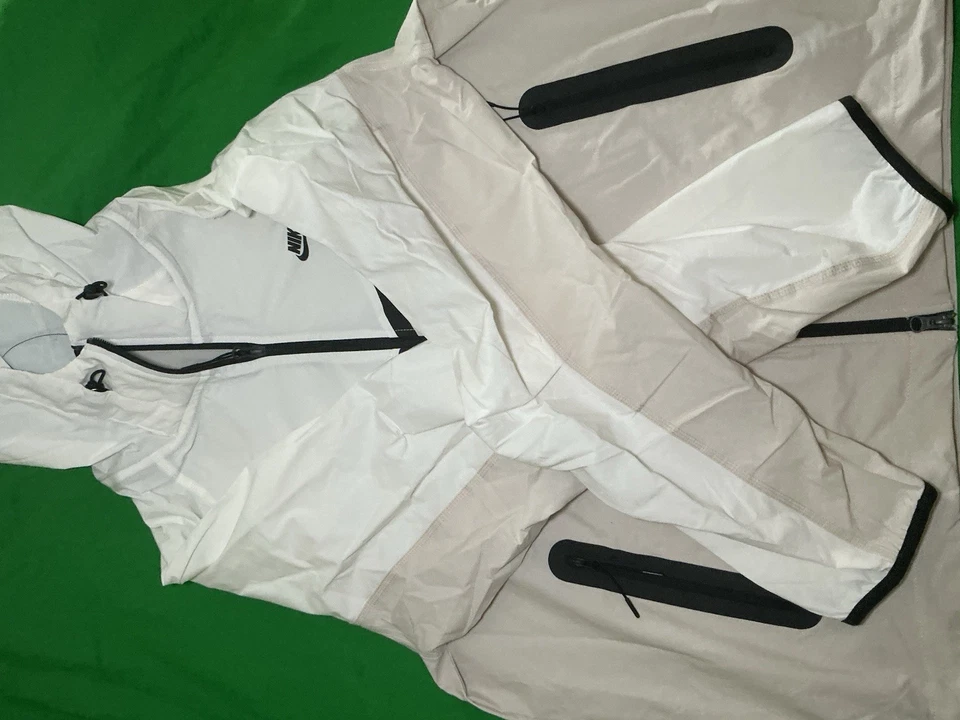 Nike Sportswear Tech Woven Stretch Windbreaker Jacket HM7151-104 Men’s L