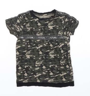 Primark Boys Green Camouflage Cotton blend T-Shirt Size 4-5 Years Pul - Image 1 of 4