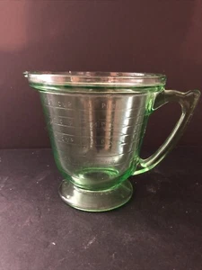 USA Handimaid Green Glass 16oz Measuring Cup ~ Depression Uranium - Picture 1 of 4