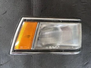 ✅ 85-86 NISSAN MAXIMA RIGHT PASSENGER TURN SIGNAL LAMP MARKER CORNER LIGHT LENS - Picture 1 of 9