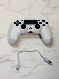 Sony PlayStation 4 PS4 DualShock 4 Wireless Controller Classic White CUH-ZCT2U - Picture 1 of 7