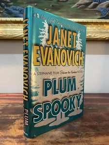 Janet Evanovich / Plum Spooky 1st Edition 2009 - Picture 1 of 2