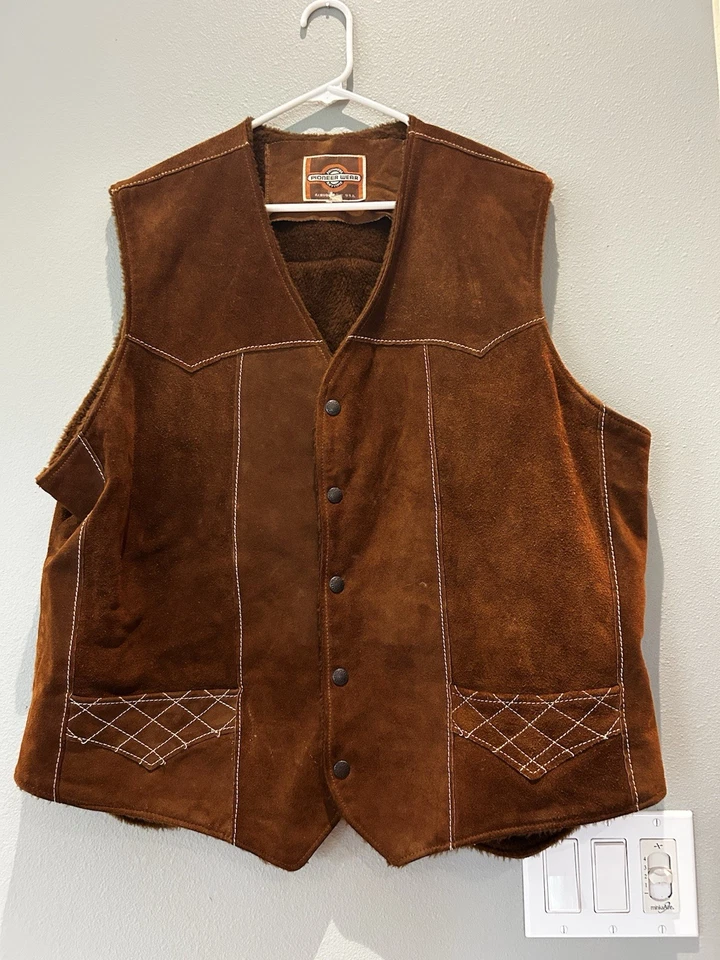 Chaleco de ínsula forrado de gamuza de cuero Pioneer Wear vintage para hombre talla 48 EE. UU. Foto 1 de 4