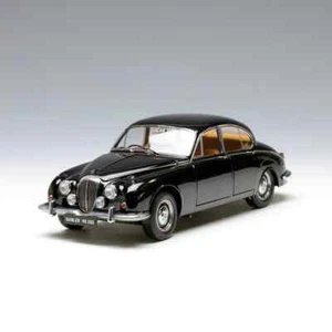 Paragon 1/18 Scale Diecast DC26324A - 1967 Daimler V8 250 - Black - Picture 1 of 8