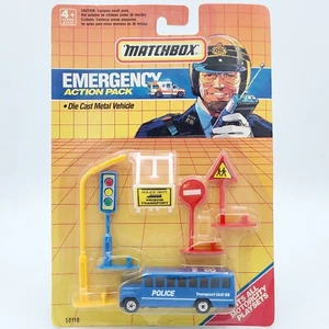 Matchbox '85 School Bus, Police (1990 Action Pack - Exclusive Vehicle) worn card - Picture 1 of 4