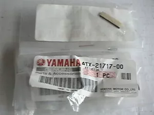 GENUINE YAMAHA FAIRING PANEL DAMPER 4TX-21717-00 TDM850 TDM900 1996-2010 - Picture 1 of 2