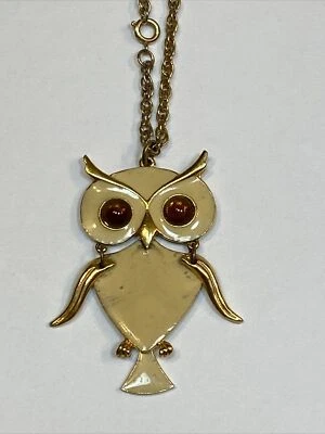 Collar Búho Vintage Metal Dorado Arthur Pimienta Movimientos Movimiento ARTE Colgante Articulado Foto 1 de 4
